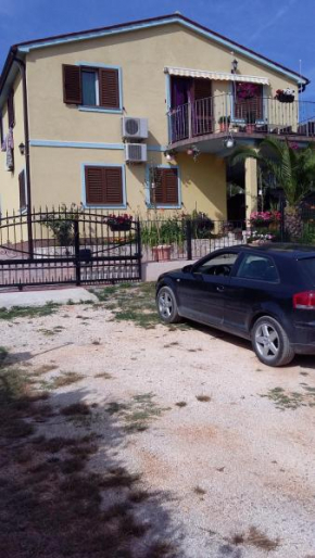 Гостиница Apartman 1  Пула